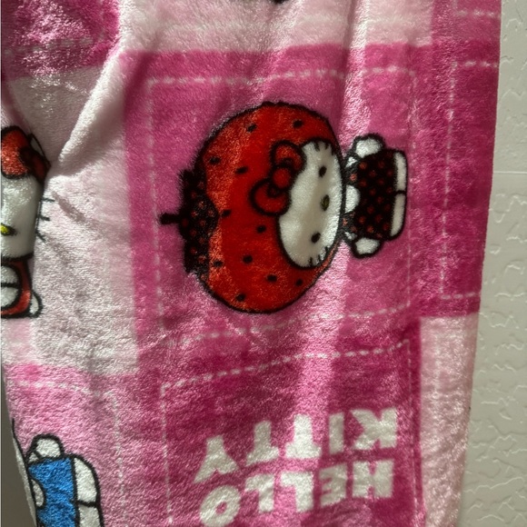 💖 Hello Kitty blanket 💖 - Picture 4 of 4